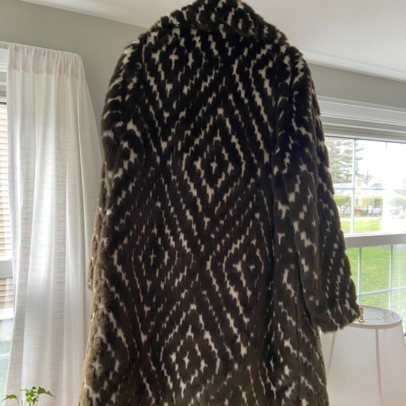 Seen Worn Kept Faux Fur Jacket - Picture 2 of 3